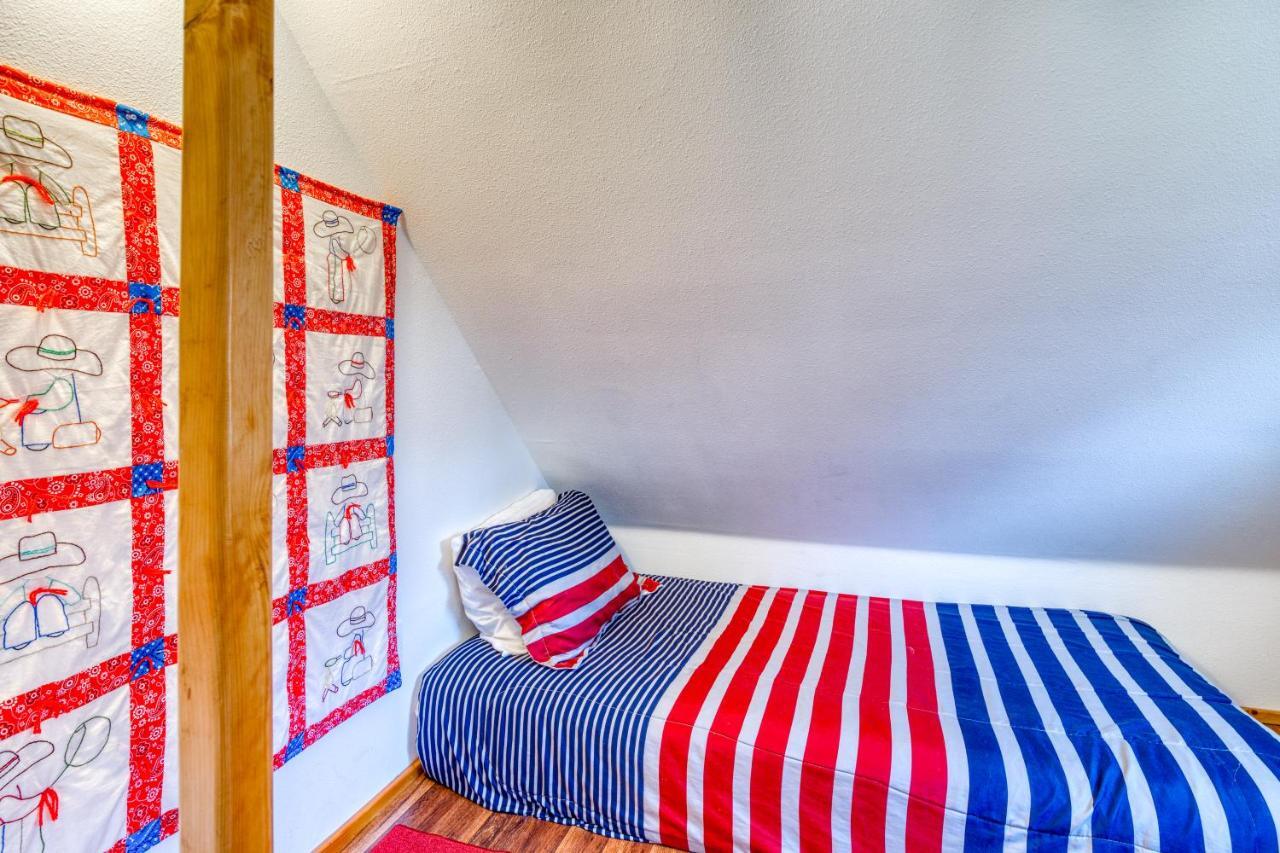 Hats House Coos Bay Extérieur photo
